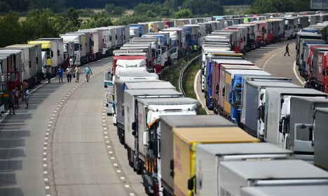 Calais: French strikers put protest on hold
