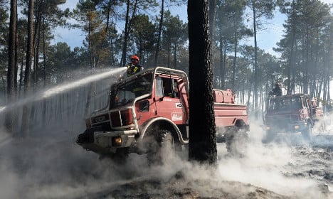 10,000 campers forced to flee forest fire in France