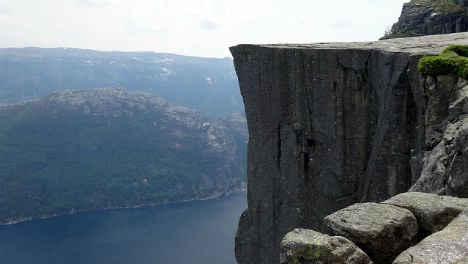 Poo problem at Norway’s Pulpit Rock
