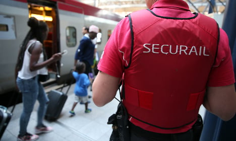 Journo 'tests' French rail security with fake gun
