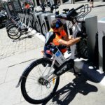 Madrid electrical bike share system takes off despite lack of cycle lanes