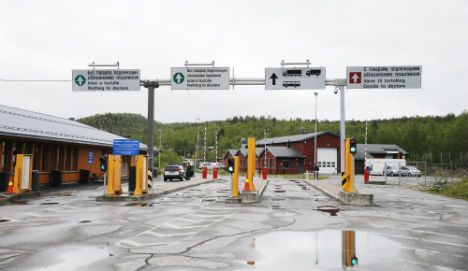 Syrians cross Norway’s Arctic border on bicyles