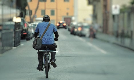 Rogue cyclists send Lecce around the bend