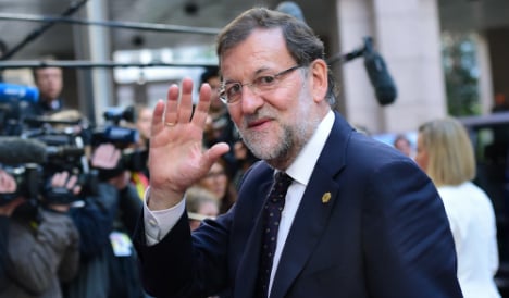 Rajoy speaks Catalan in last ditch appeal to voters to stick with Spain