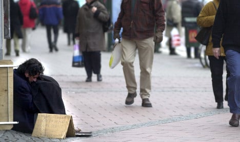 Minister asks Swedes not to give cash to beggars