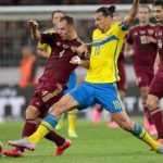 Russia topple Sweden after Zlatan injury