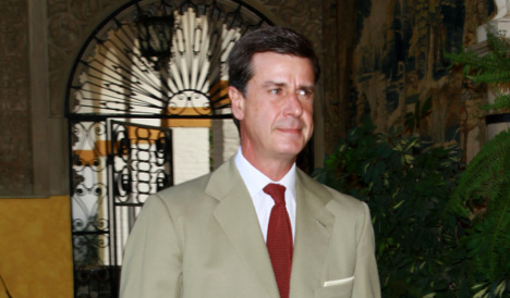 Spanish aristocrat welcomes Syrian refugee families to live in his palace