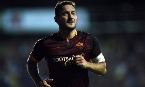 Roma star Totti fails to impress with 300th goal