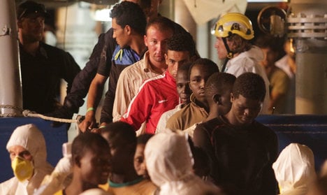 Over 1,800 migrants rescued from six boats