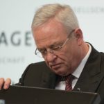 Ex-VW boss to give up last grip on power