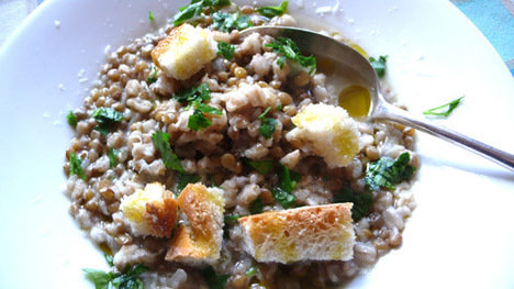How to make Umbrian farro and lentil soup
