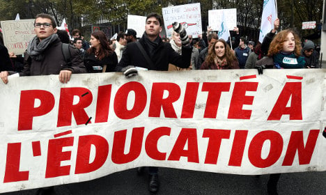 French students march over universities crisis