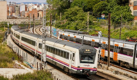 Teenager electrocuted while taking selfie on roof of Barcelona train
