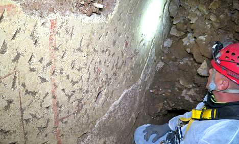 Italy roadworks unearth frescoed Roman room