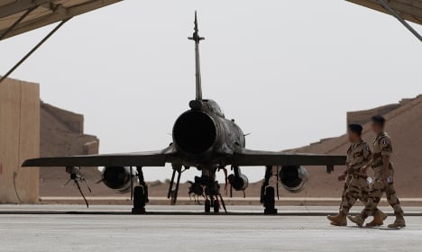 French air strike hits Isis oil facility in Syria