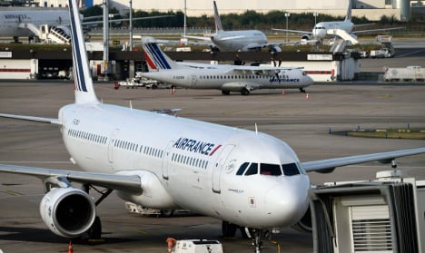 Paris-bound flight sales drop after attacks
