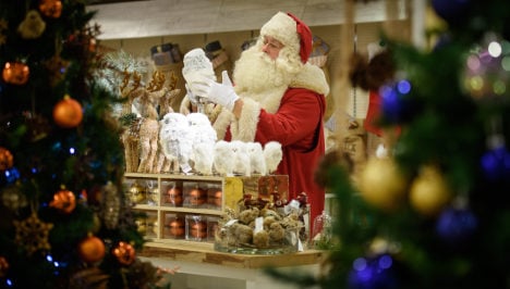 Over 300 ho-ho-hopefuls vie for Rome Santa job