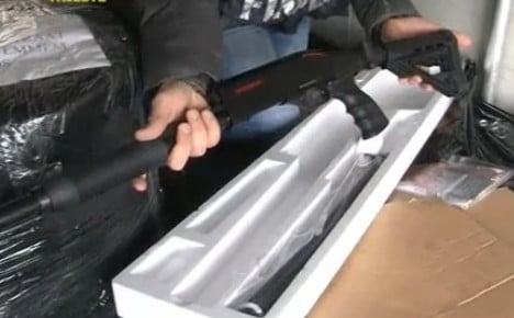 Italy police find 800 Belgium-bound shotguns