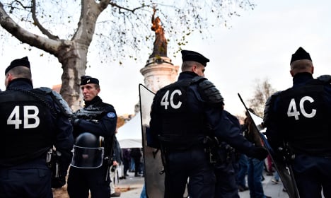 Paris and Rennes hit by false bomb alerts