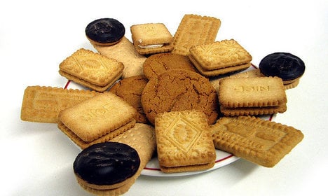 Italy pensioner dies in biscuit hunting accident