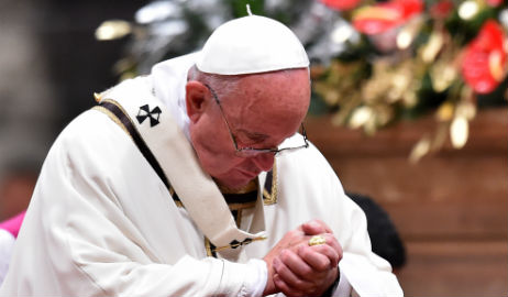 Pope calls on Christians to reject consumerism