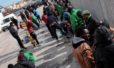 ‘No fingerprints!’: migrants in Italy protest