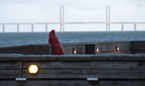 Sweden mulls bid to close bridge to Denmark
