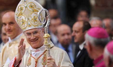 Italian cardinal donates cash after flat scandal