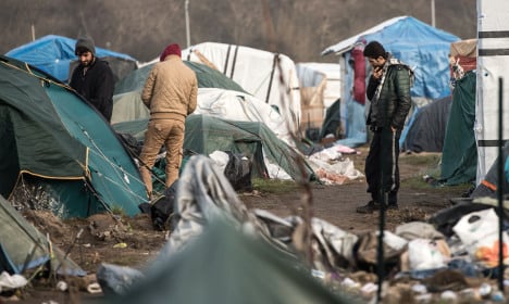 Paris 'convinced' of need to reduce migrant flow