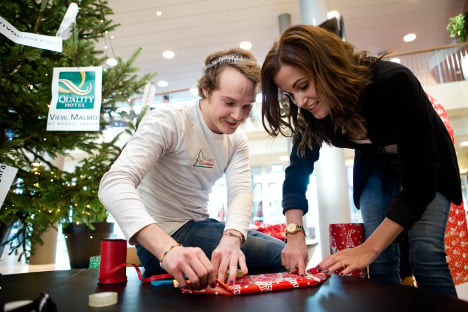 Malmö students help refugees at Christmas