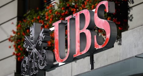 Greeks probe 200 tax cases after UBS raid