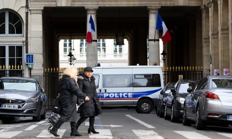 France rejects criticism of 'ethnic profiling'