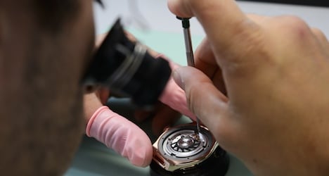 Swiss watch exports continue to decline