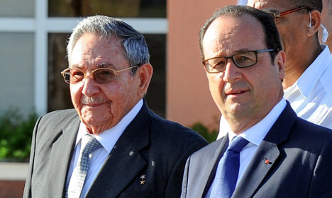 Hollande to welcome Cuba's Castro in Paris