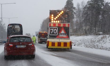 Rush-hour crashes as snow falls in Sweden