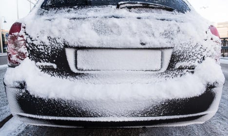 Traffic woes as Sweden's snowy weather returns