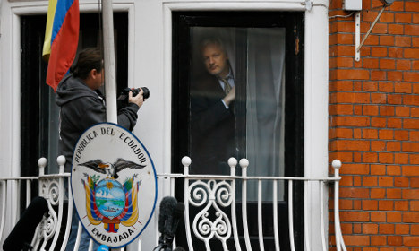 Will Swedish prosecutors question Assange in London?