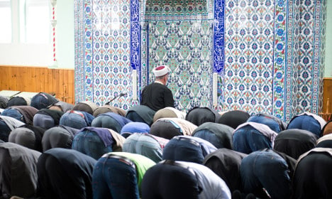 Provocative survey shows French hostility for Muslims