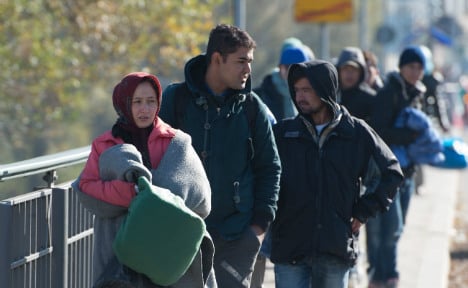 Record 2 million people moved to Germany in 2015
