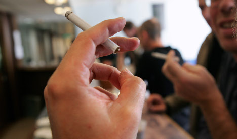Smoking near kids is 'form of abuse': Spanish experts