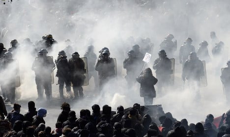 May Day march in Paris descends into violent clashes
