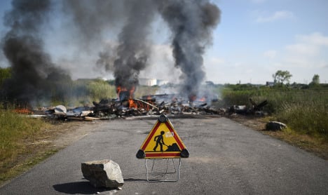 Fuel crisis eases as French police unblock depots
