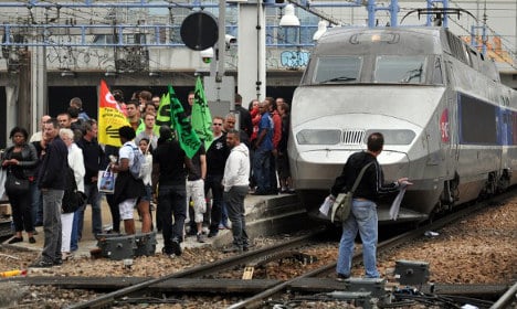 Hopes raised that French rail strikes may be called off