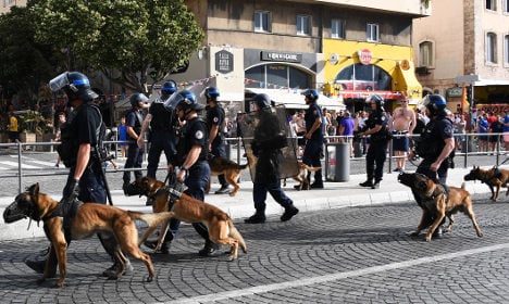 French police appear unprepared for hooligan threat