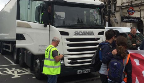 British aid convoy sets off for Calais camp