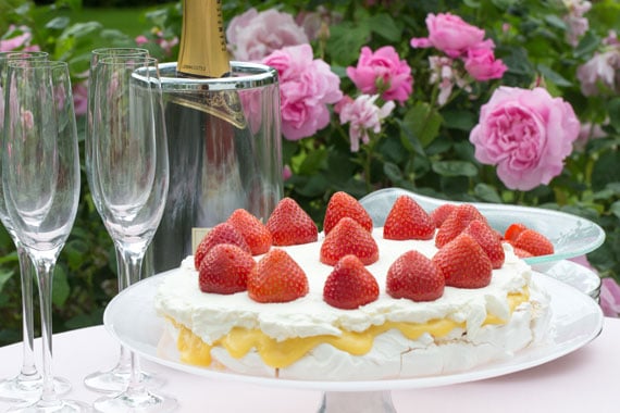 How to make Karin’s delicious Midsummer cake
