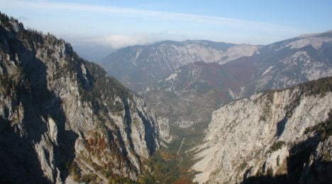 Drunk guide bails on 60 hikers on Austrian mountain