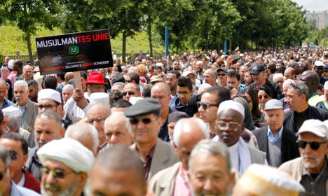 Thousands of Muslims march for slain French police officers