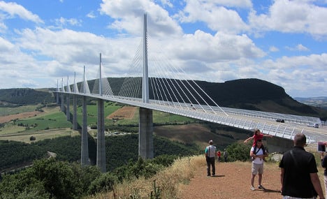 French motorist ‘forgets’ wife on world’s tallest bridge