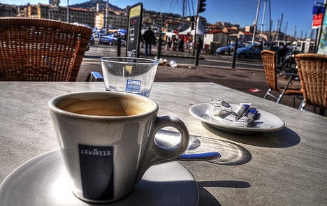 €10 for a coffee on the terrace! French café takes a stand